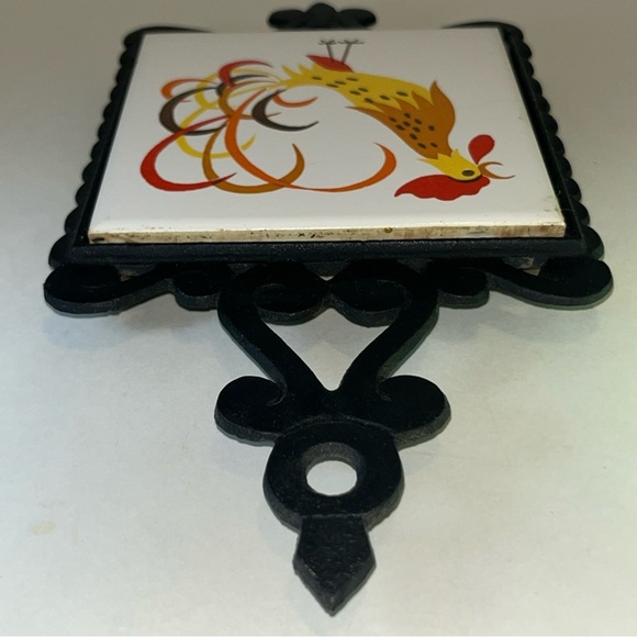 Vintage Holt Howard Rooster Ceramic Tile and Wrought Iron Trivet - Picture 4 of 8